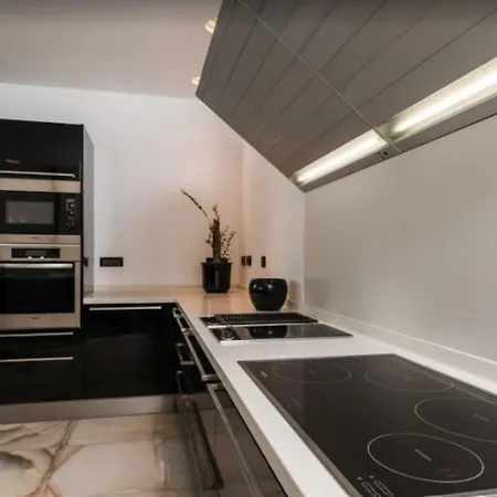 Luxury Villa Dubrovnik With Pool By The Beach Apartment *