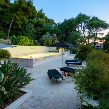 Luxury Villa Dubrovnik With Pool By The Beach Apartment