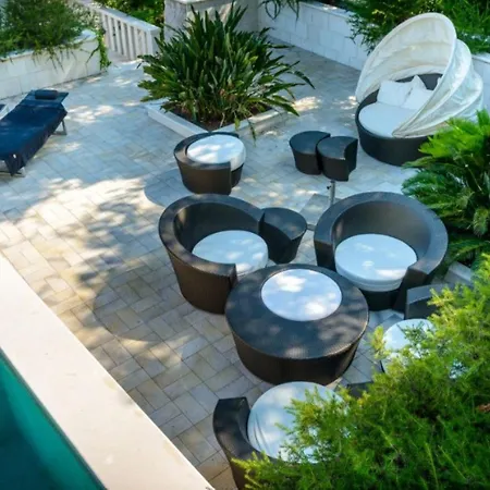 Luxury Villa Dubrovnik With Pool By The Beach Apartment *